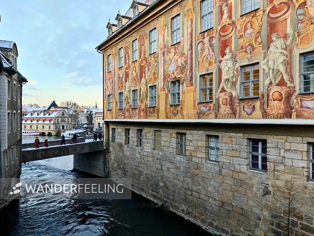 202212160-38 - Altes Rathaus an der Regnitz in Bamberg, Franken, Bayern, Deutschland