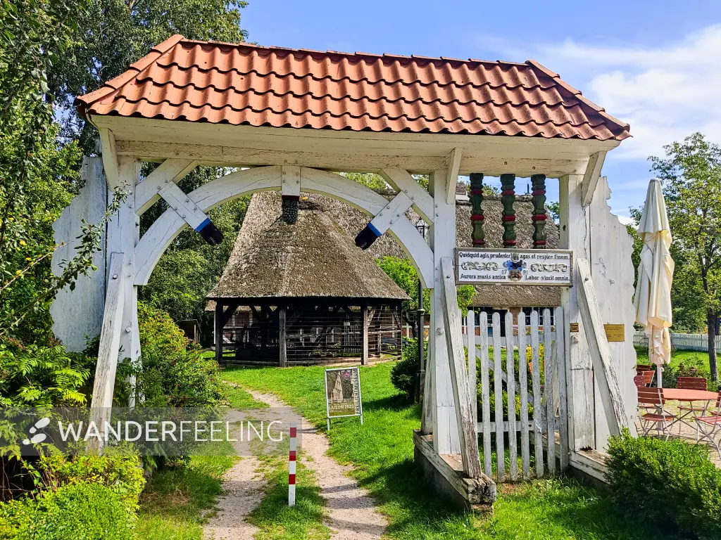202308220-21 - Altländer Prunkpforte auf der Museumsinsel in Stade, Niedersachsen, Deutschland