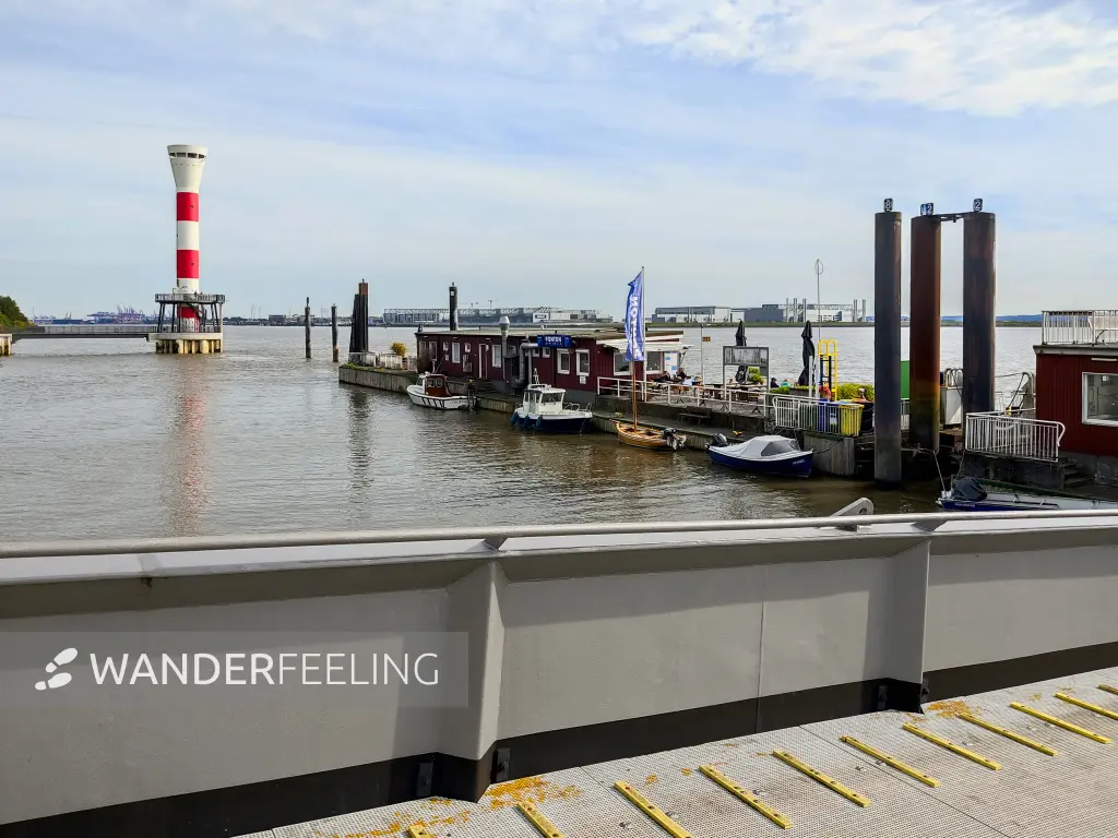 202309250-48 - Anleger am Leuchtfeuer Blankenese, Hamburg, Deutschland