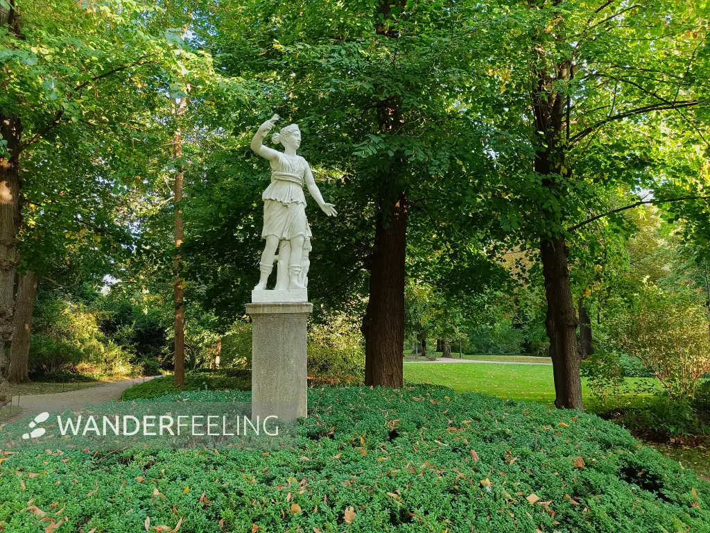 202609180-04 - Artemis im Schlossgarten Glienicke, Berlin, Deutschland