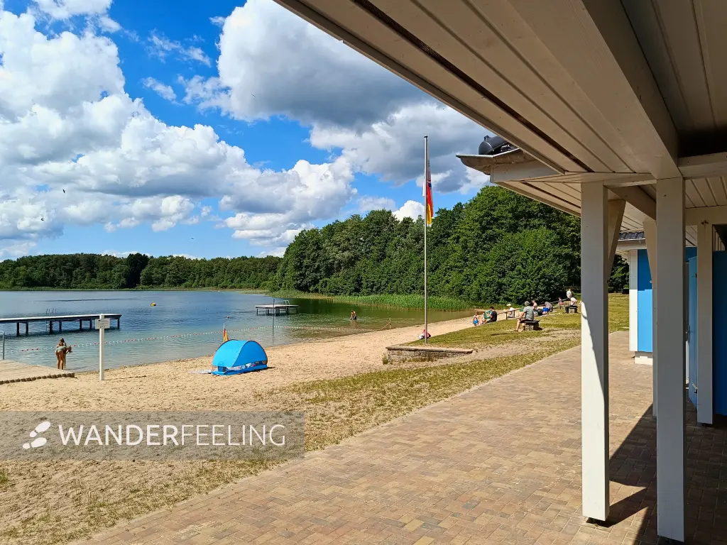 202606060-02 - Badestelle am Großen Weißen See bei Wesenberg, Mecklenburgische Seenplatte, Mecklenburg-Vorpommern, Deutschland