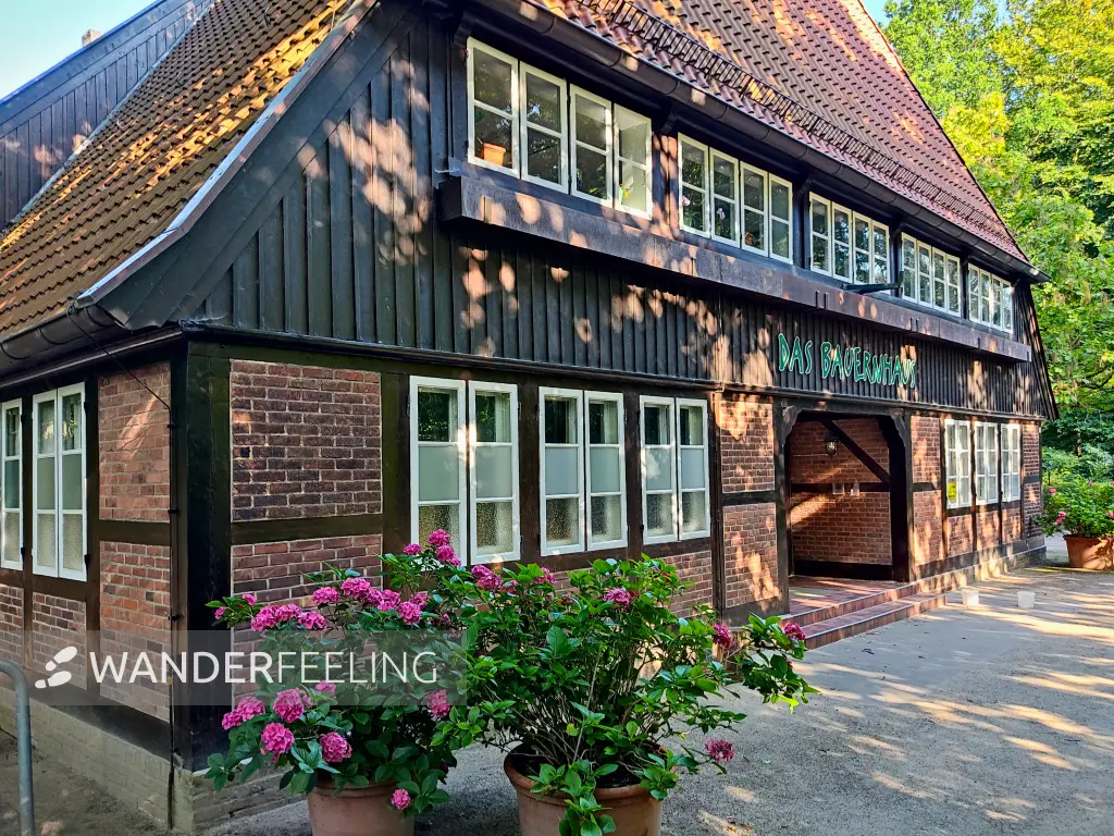 202308221-05 - Bauernhaus im Altonaer Volkspark in Altona, Hamburg, Deutschland
