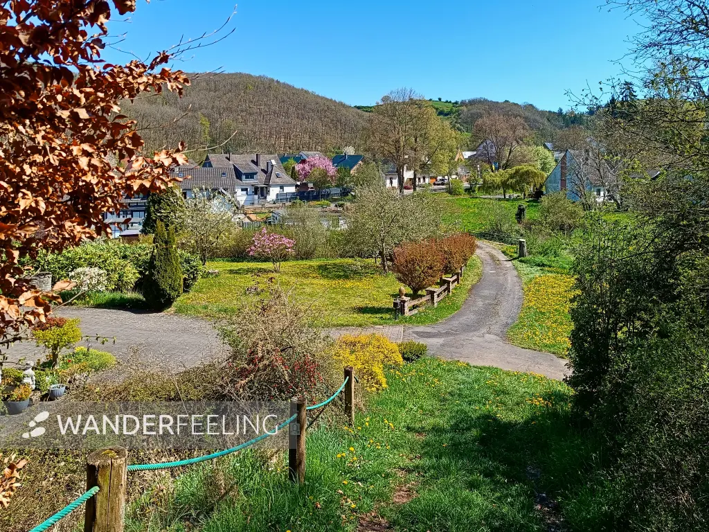 202604220-27 - Blick auf Eiserfey, Eifel, Nordrhein-Westfalen, Deutschland