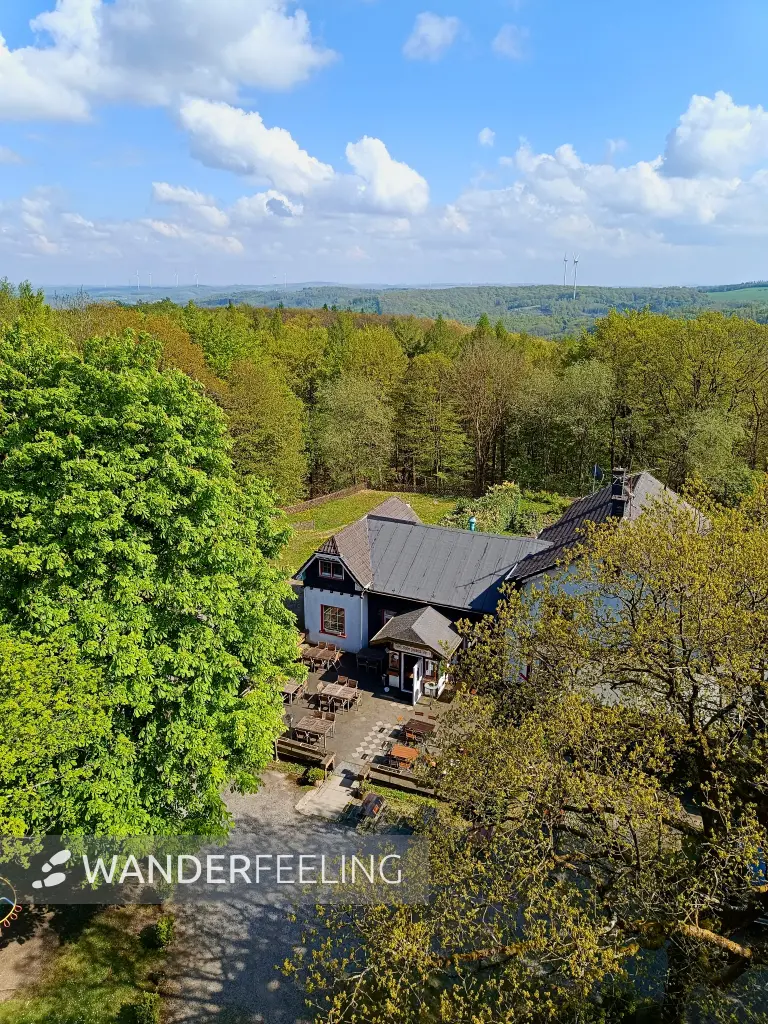 202604210-17 - Blick vom Kaiser-Friedrich-Turm im Stadtwald Hagen, Ruhrgebiet, Nordrhein-Westfalen, Deutschland