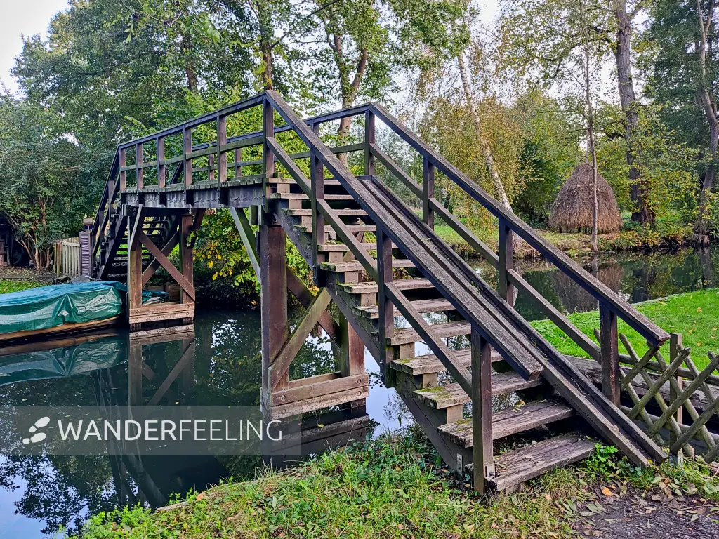 202310230-43 - Brücke in Lehde, Spreewald, Brandenburg, Deutschland