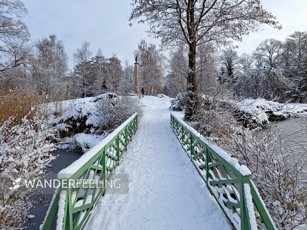 202502140-10 - Brücke über dem Maschinenteich im Park Sanssouci, Potsdam, Brandenburg, Deutschland