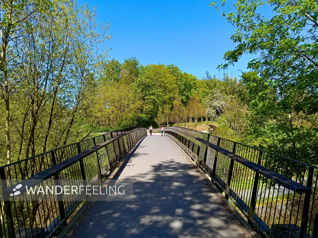 202604280-20 - Brücke über die Emscher in Dortmund, Ruhrgebiet, Nordrhein-Westfalen, Deutschland