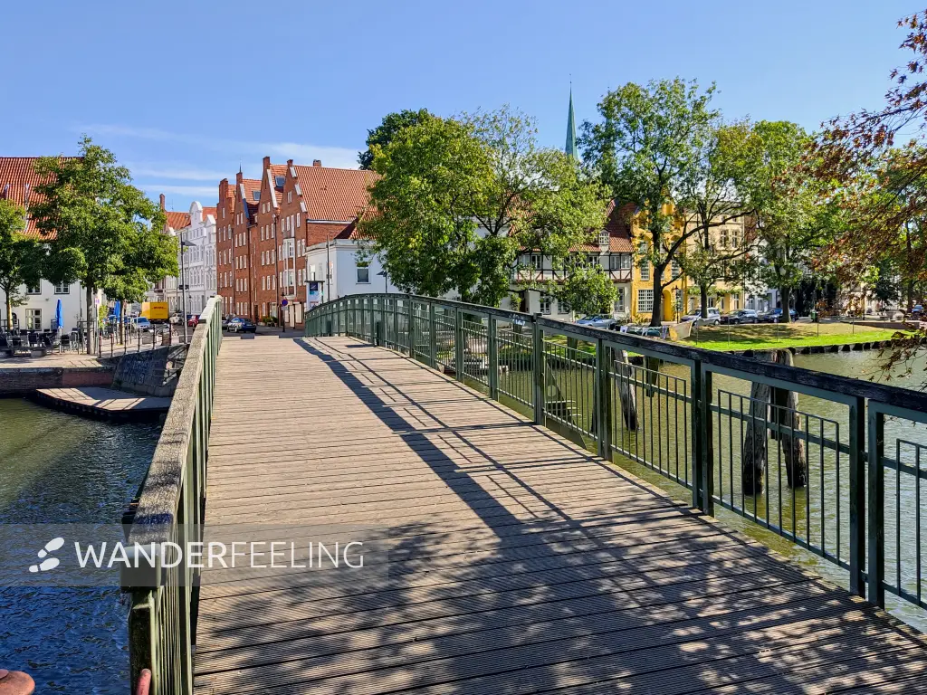 202309210-05 - Brücke über die Obertrave in Lübeck, Lübecker Bucht, Schleswig-Holstein, Deutschland