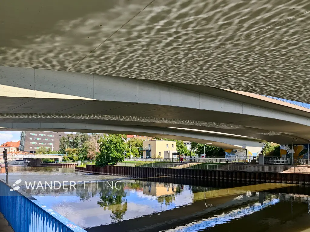 202308090-14 - Brücke über die Saale in Halle, Sachsen-Anhalt, Deutschland