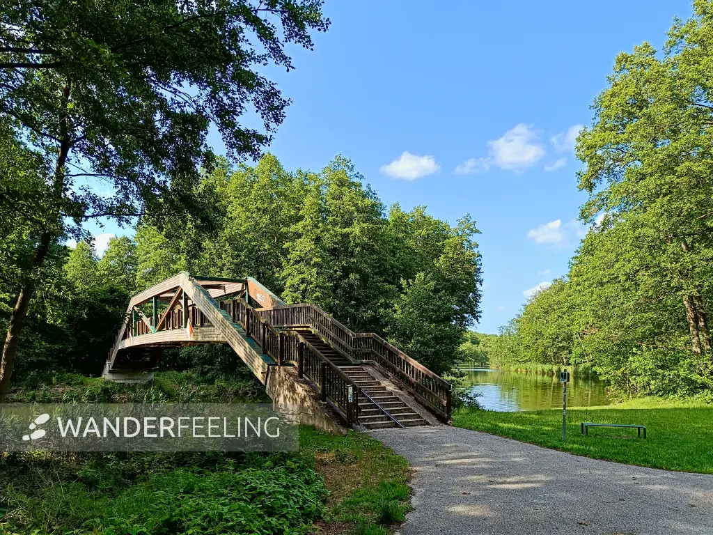 202506110-24 - Brücke über die Woblitz bei Pian, Ruppiner Seenland, Brandenburg, Deutschland