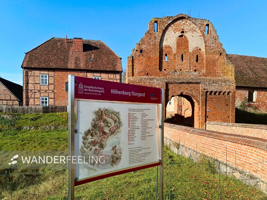 202510210-04 - Burg Stargard, Mecklenburgische Seenplatte, Mecklenburg-Vorpommern, Deutschland