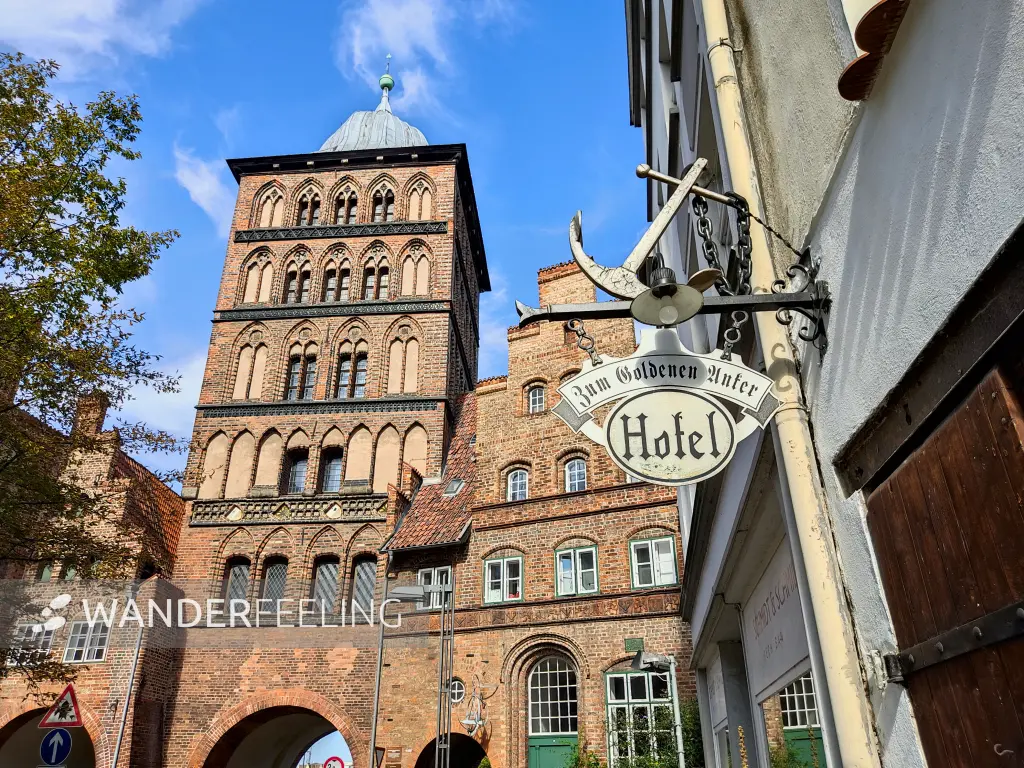 202309210-22 - Burgtor in Lübeck, Lübecker Bucht, Schleswig-Holstein, Deutschland