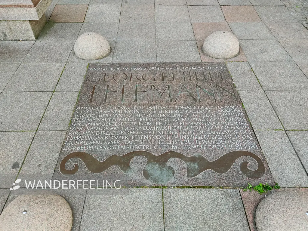202309220-37 - Denkmal für Georg Philipp Telemann in der Altstadt, Hamburg, Deutschland