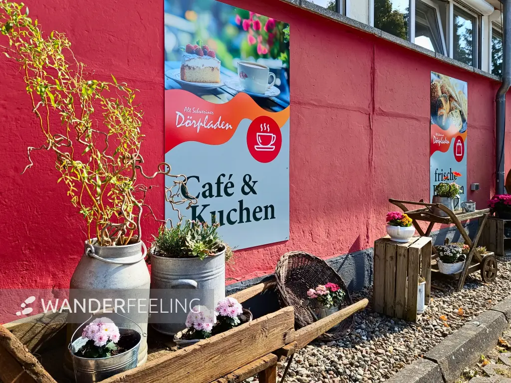 202508260-08 - Dörpladen in Alt Schwerin, Mecklenburgische Seenplatte, Mecklenburg-Vorpommern, Deutschland