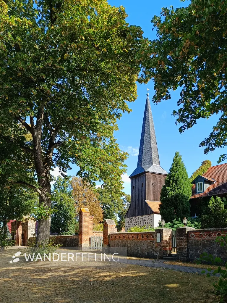 202609050-02 - Dorfkirche in Karwe, Ruppiner Seenland, Brandenburg, Deutschland