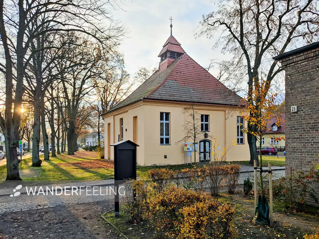 202311130-02 - Dorfkirche in Müggelheim, Berlin, Deutschland
