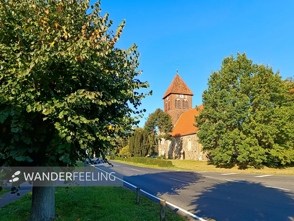 202510030-01 - Dorfkirche in Wensickendorf, Barnimer Land, Brandenburg, Deutschland