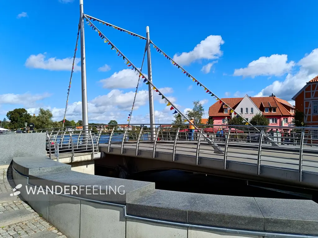 202509120-09 - Drehbrücke in der Inselstadt Malchow, Mecklenburgische Seenplatte, Mecklenburg-Vorpommern, Deutschland