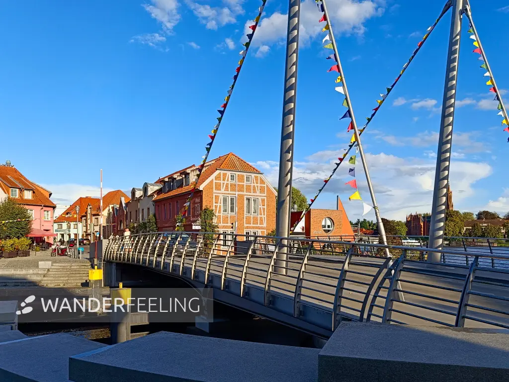 202509120-52 - Drehbrücke in der Inselstadt Malchow, Mecklenburgische Seenplatte, Mecklenburg-Vorpommern, Deutschland
