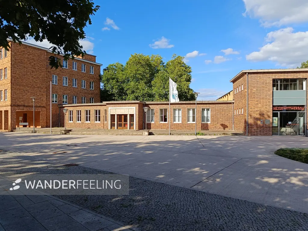 202608110-05 - Ehemalige Gewerkschaftshochschule bei Bernau, Barnimer Land, Brandenburg, Deutschland