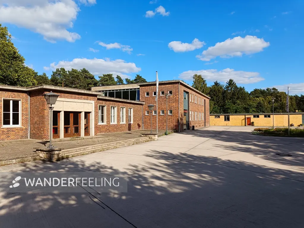 202608110-06 - Ehemalige Gewerkschaftshochschule bei Bernau, Barnimer Land, Brandenburg, Deutschland