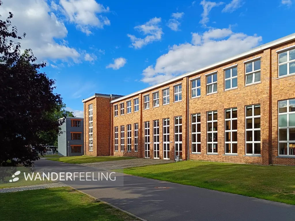 202608110-09 - Ehemalige Gewerkschaftshochschule bei Bernau, Barnimer Land, Brandenburg, Deutschland