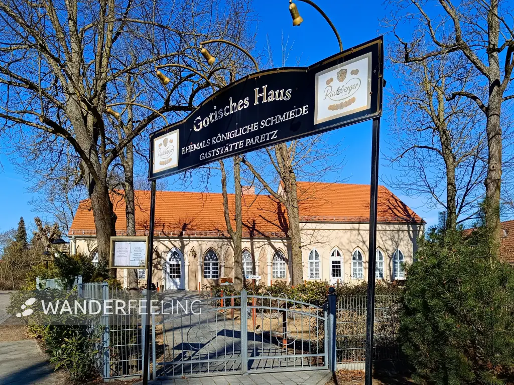 202603020-04 - Ehemalige Schmiede (Gotisches Haus) in Paretz, Havelland, Brandenburg, Deutschland