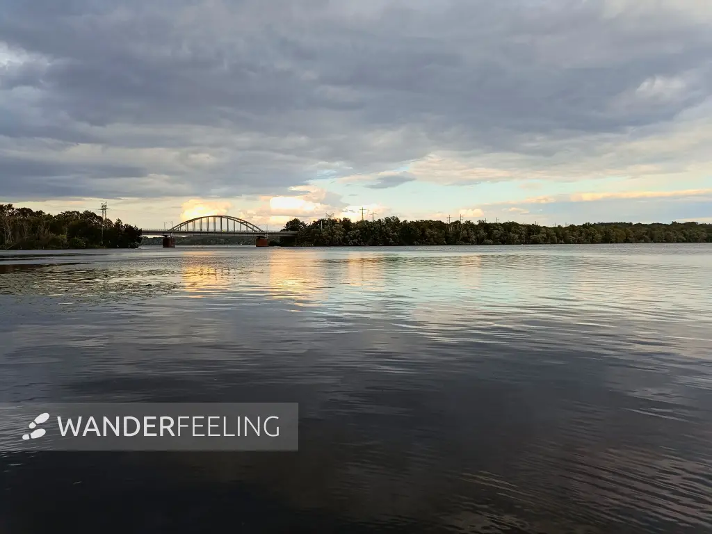 202507300-27 - Eisenbahnbrücke am Templiner See, Potsdam, Brandenburg, Deutschland