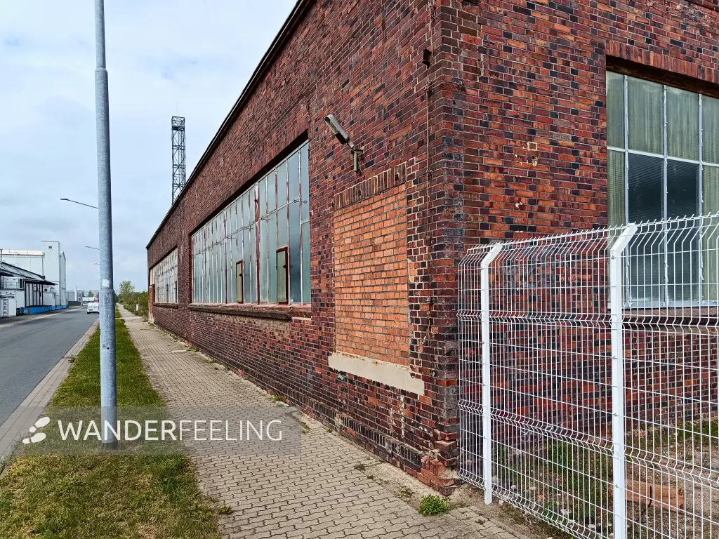 202404240-10 - Fabrikgebäude in Wolfen, Anhalt-Dessau-Wittenberg, Sachsen-Anhalt, Deutschland