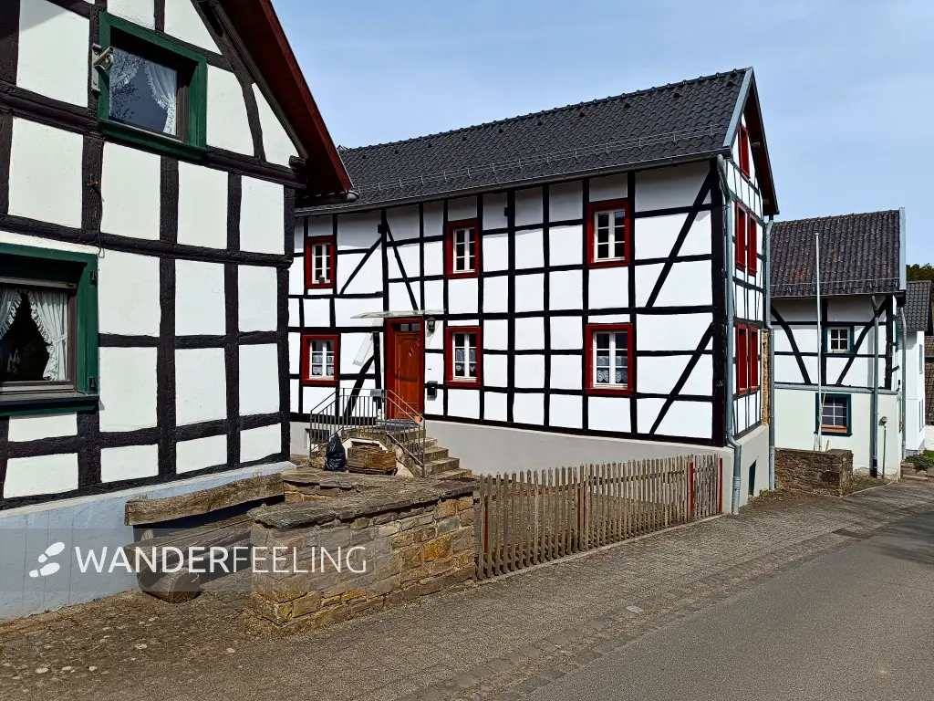 202604270-01 - Fachwerkhäuser in Nettersheim, Eifel, Nordrhein-Westfalen, Deutschland