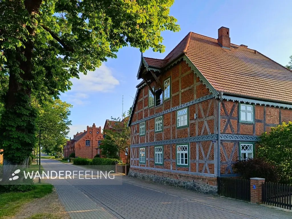 202605270-01 - Fachwerkhaus in Dobbertin, Mecklenburgische Seenplatte, Mecklenburg-Vorpommern, Deutschland