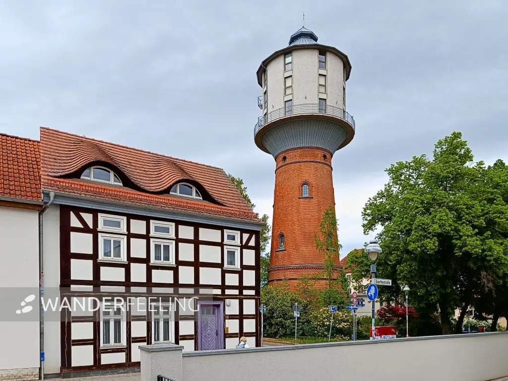 202505030-45 - Fachwerkhaus und Wasserturm in Nauen, Havelland, Brandenburg, Deutschland
