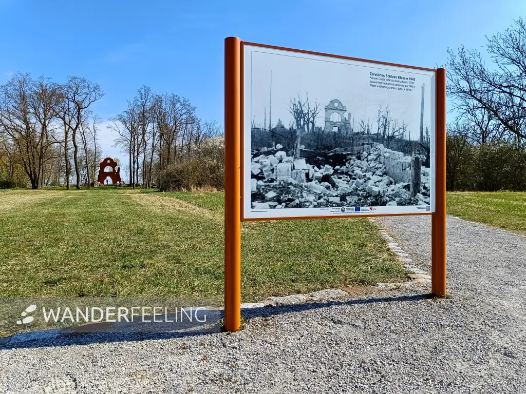 202604150-26 - Gedenkstätte Schloss Klessin in Klessin, Seenland Oder-Spree, Brandenburg, Deutschland