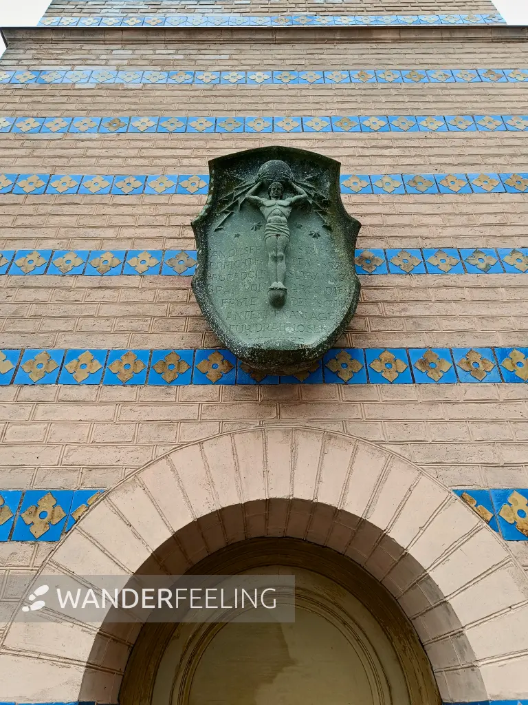 202602070-15 - Gedenktafel an der Heilandskirche im Schlosspark Sacrow, Potsdam, Brandenburg, Deutschland
