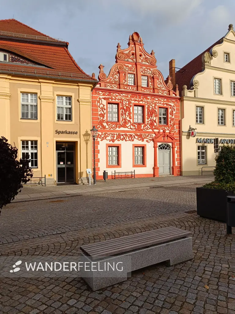 202610140-38 - Giebelhaus am Marktplatz in Luckau, Brandenburg, Deutschland