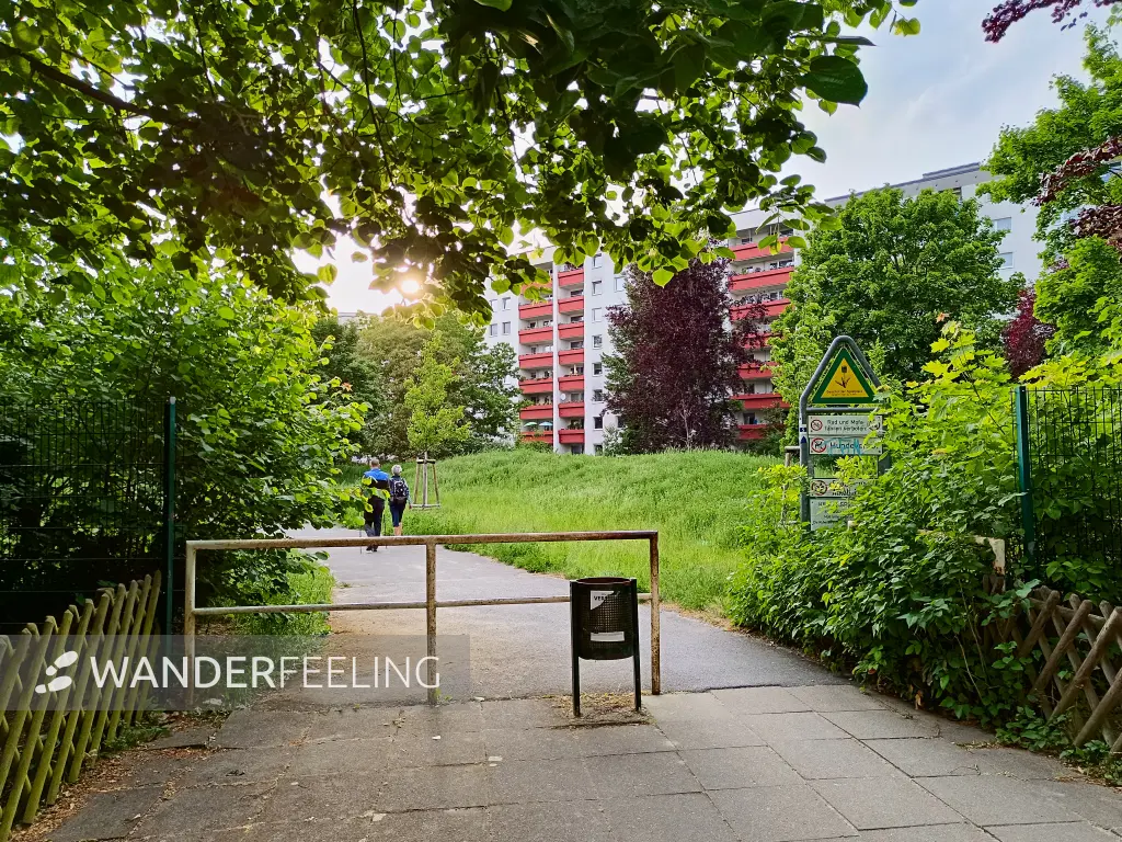 202505140-19 - Großsiedlung in Mariendorf, Berlin, Deutschland