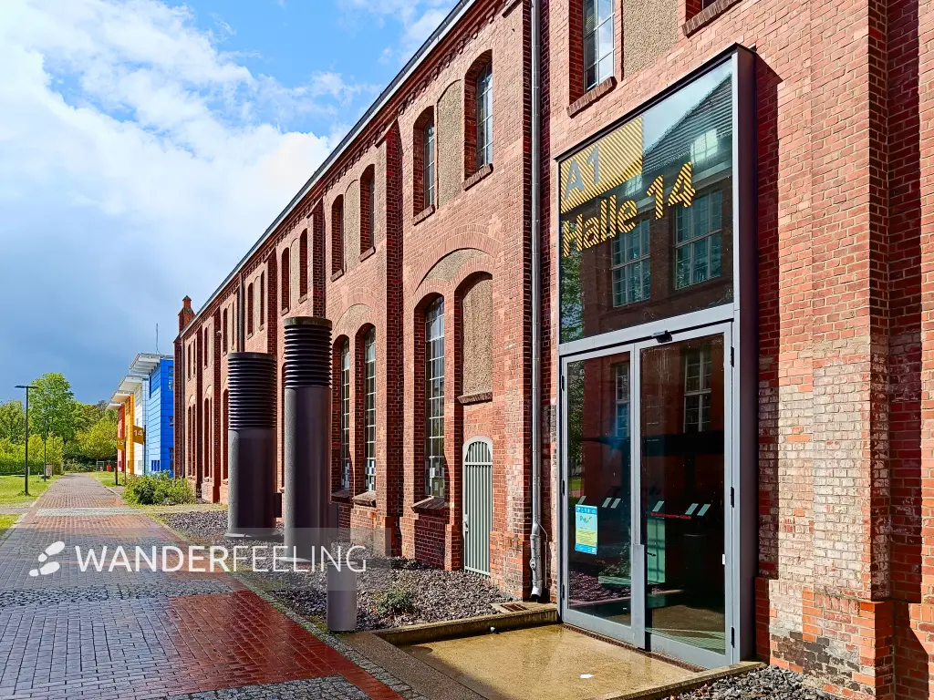 202404200-06 - Hallen der Technischen Hochschule in Wildau, Dahme-Seenland, Brandenburg, Deutschland
