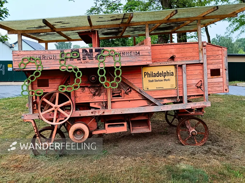 202505170-35 - Historische Dreschmaschine in Philadelphia, Seenland Oder-Spree, Brandenburg, Deutschland