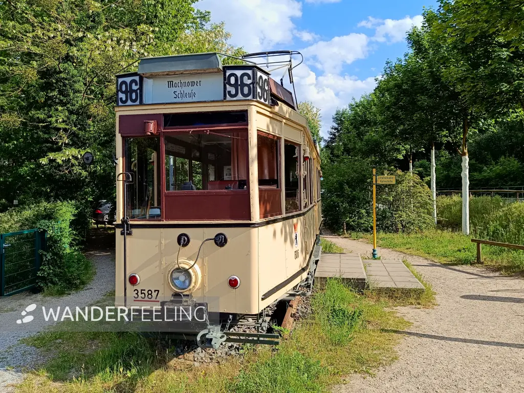202505240-04 - Historische Straßenbahn in Kleinmachnow, Brandenburg, Deutschland