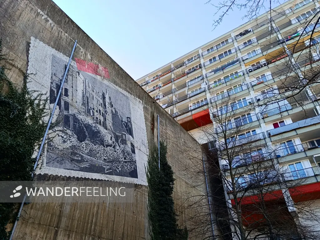 202403080-21 - Hochbunker und Pallasseum in Schöneberg, Berlin, Deutschland