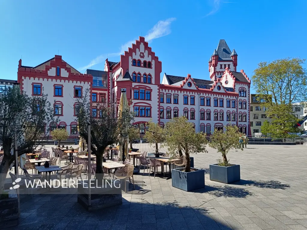 202604280-23 - Hörder Burg in Dortmund, Ruhrgebiet, Nordrhein-Westfalen, Deutschland