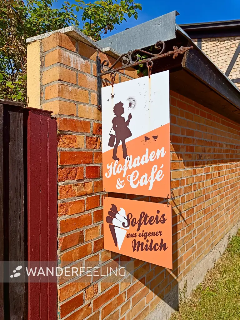 202505130-06 - Hofladen in Kratzeburg, Mecklenburgische Seenplatte, Mecklenburg-Vorpommern, Deutschland