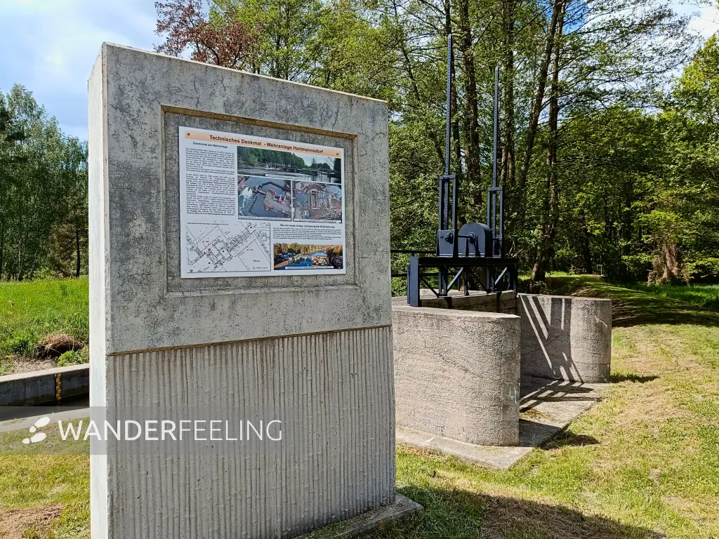 202605160-11 - Infotafel an der Wehranlage Hartmannsdorf, Spreewald, Brandenburg, Deutschland