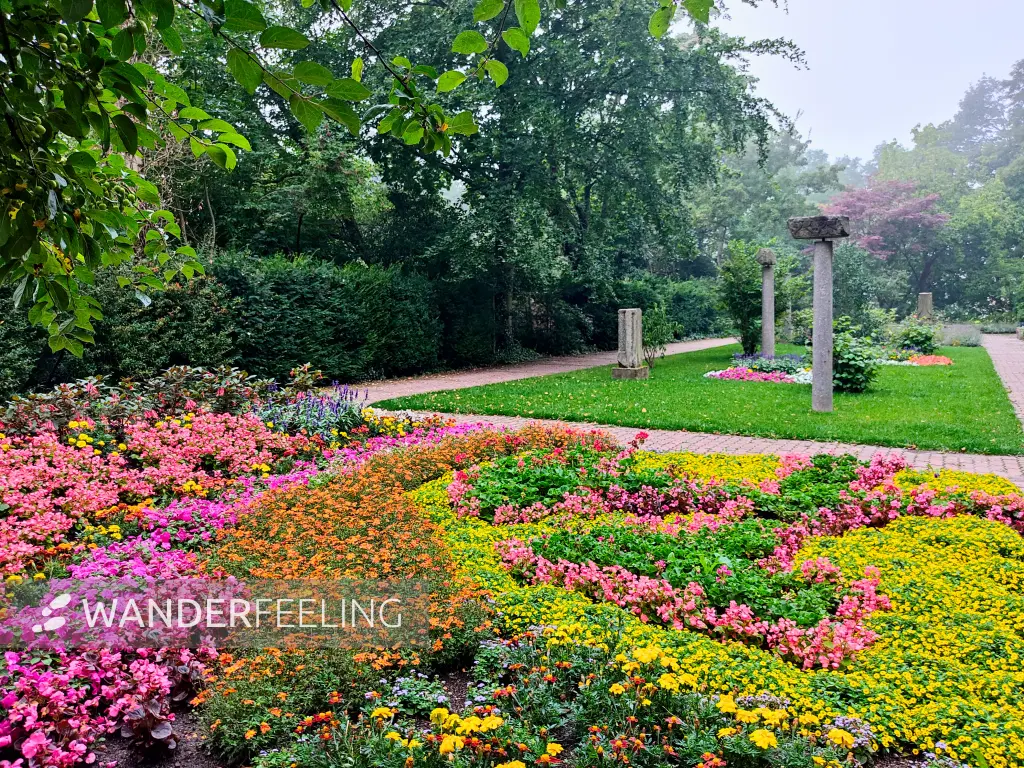 202308170-18 - Kaiserpfalzgarten in Goslar, Harz, Niedersachsen, Deutschland
