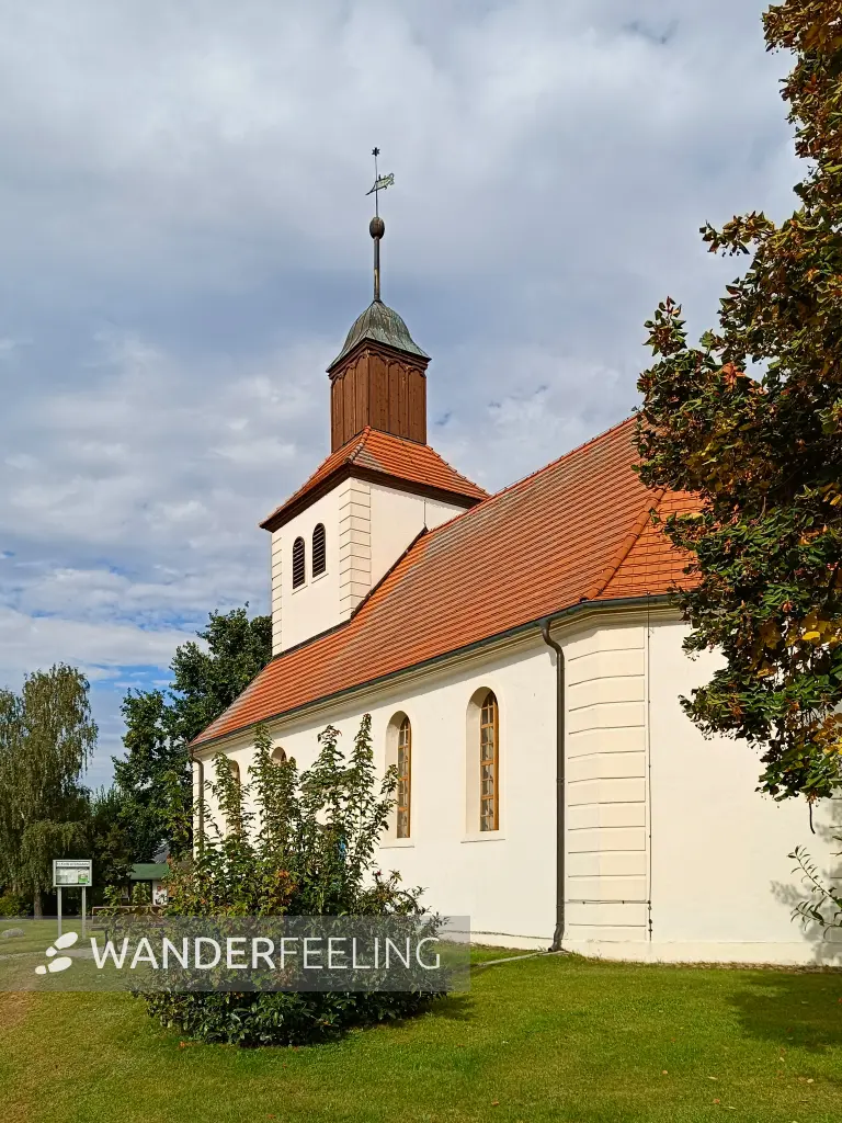 202509210-02 - Kirche in Mixdorf, Seenland Oder-Spree, Brandenburg, Deutschland