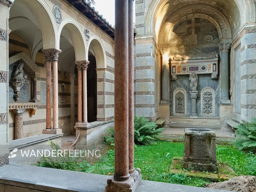 202609120-12 - Klosterhof im Schlossgarten Glienicke, Berlin, Deutschland