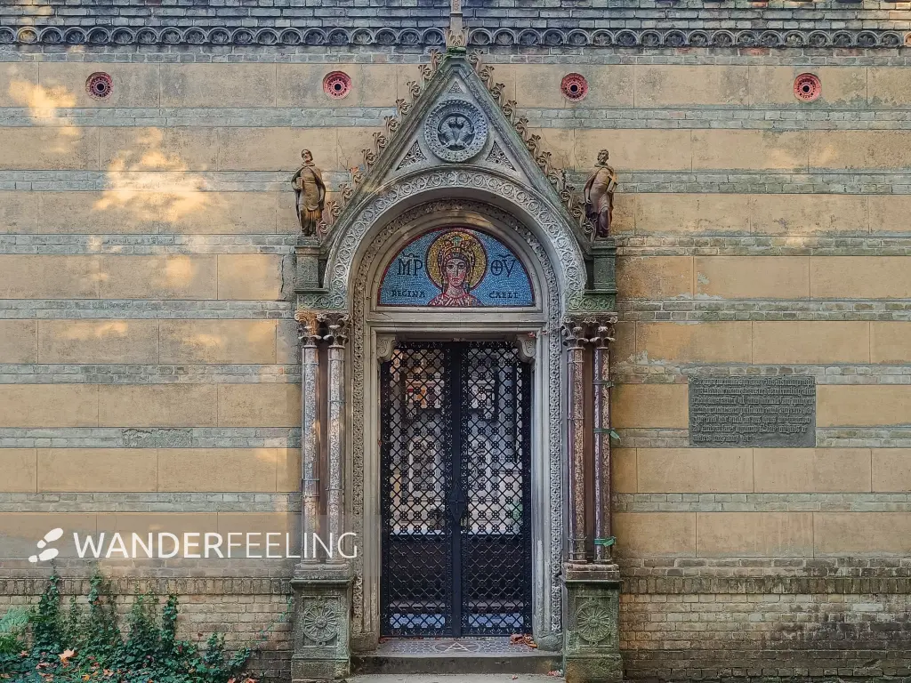 202609180-03 - Klosterhof im Schlossgarten Glienicke, Berlin, Deutschland