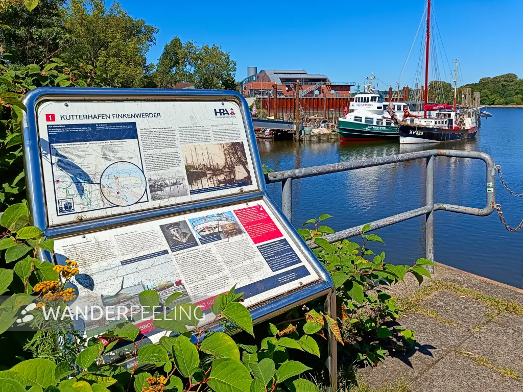 202408120-04 - Kutterhafen in Finkenwerder, Hamburg, Deutschland
