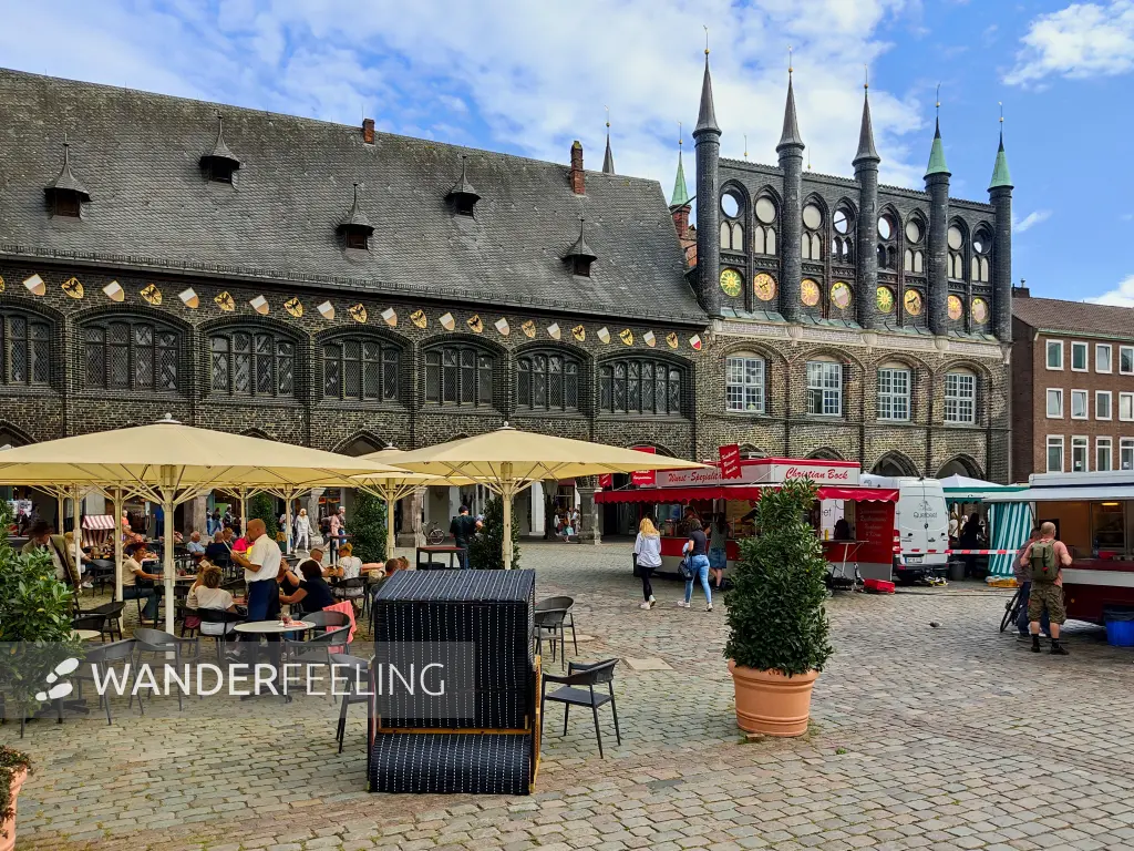 202309210-37 - Lamnges Haus und Neues Gemach am Markt in Lübeck, Lübecker Bucht, Schleswig-Holstein, Deutschland