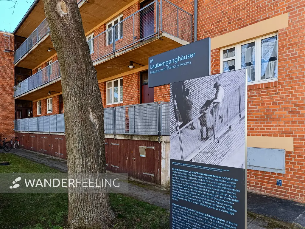 202603030-02 - Laubenganghaus in Dessau-Törten, Anhalt-Dessau-Wittenberg, Sachsen-Anhalt, Deutschland